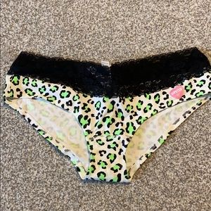 Pink by Victoria’s Secret hipster size large NWT